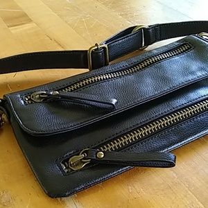 Hollywood Intuition black 2zip mag close crossbody